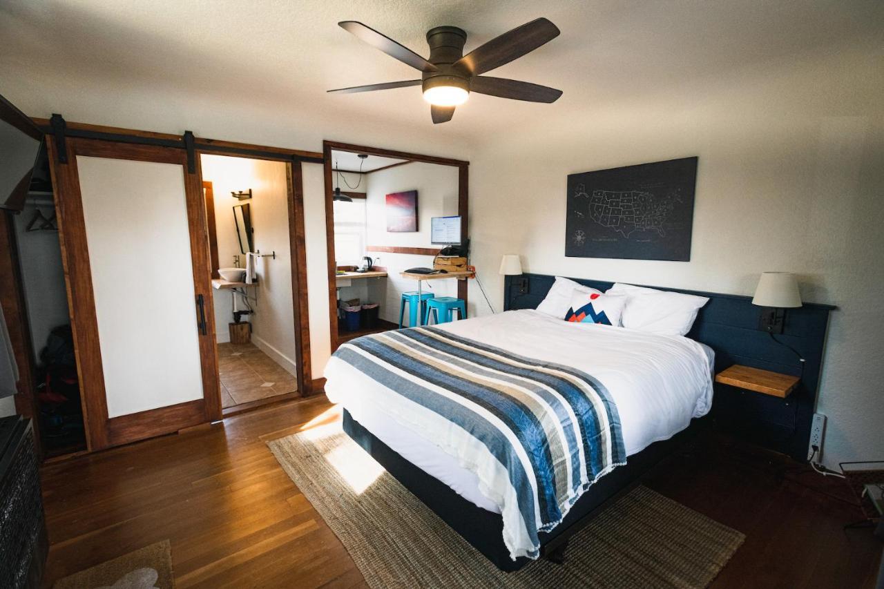 Left Coast Lodge - Pet Friendly Sisters Extérieur photo
