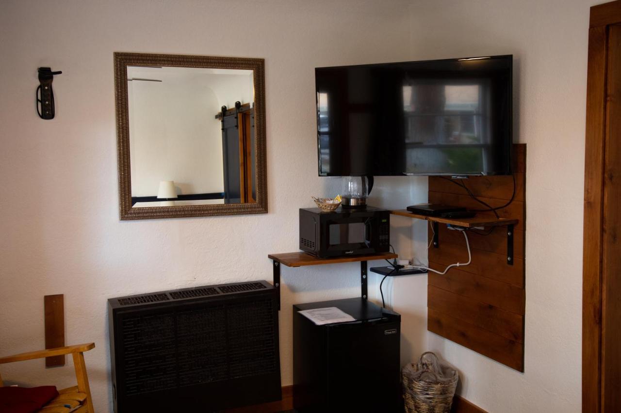 Left Coast Lodge - Pet Friendly Sisters Extérieur photo