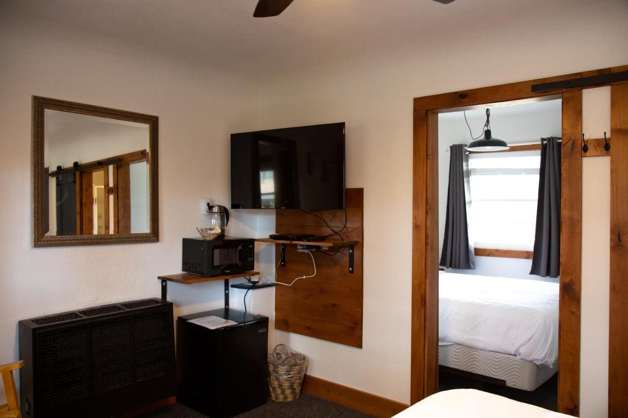 Left Coast Lodge - Pet Friendly Sisters Extérieur photo