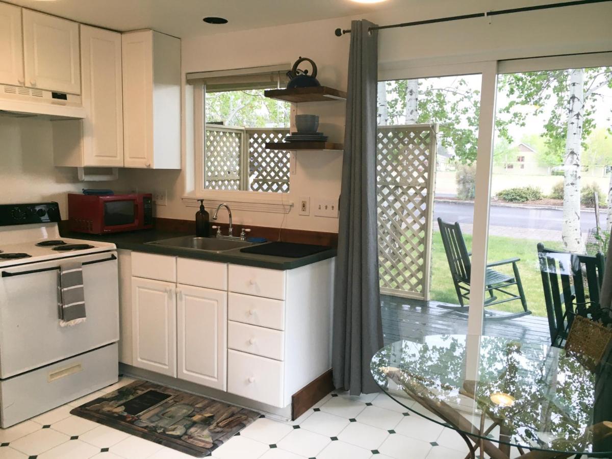 Left Coast Lodge - Pet Friendly Sisters Extérieur photo