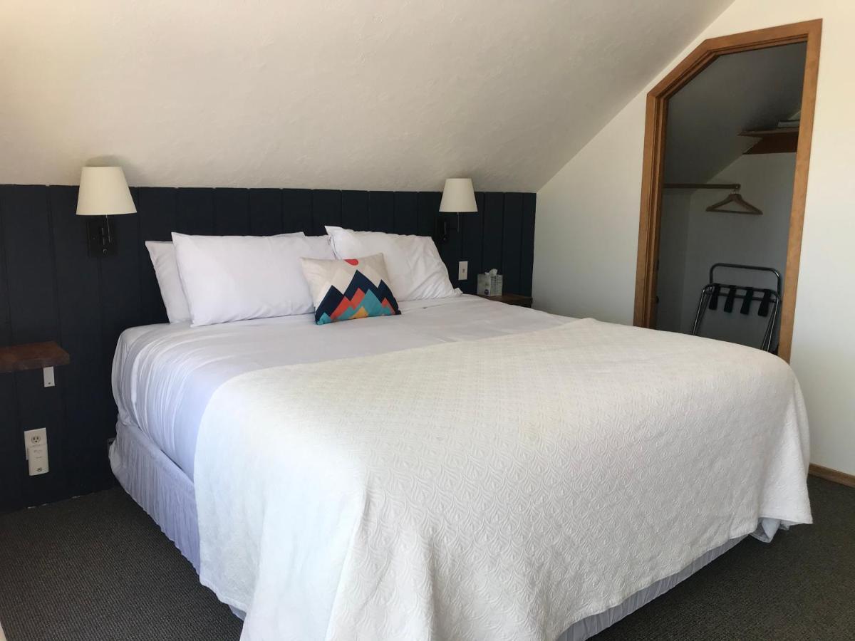 Left Coast Lodge - Pet Friendly Sisters Extérieur photo